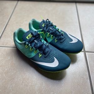 Nike track runner shoes